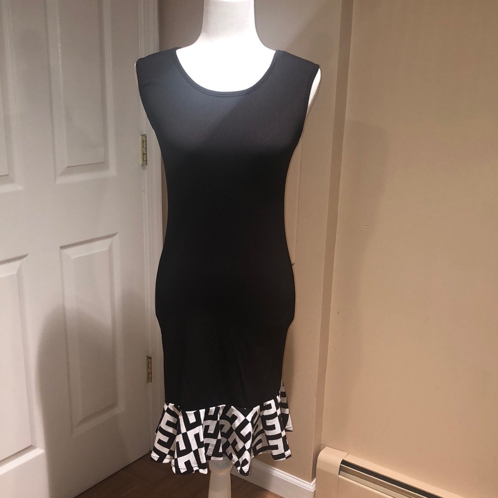 Pretty Dress Barn cocktail dress . Size small .